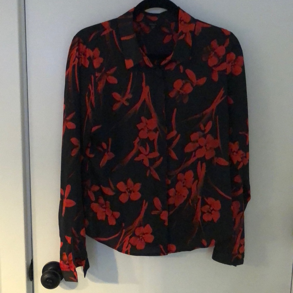 Silky floral blouse! Worn once
